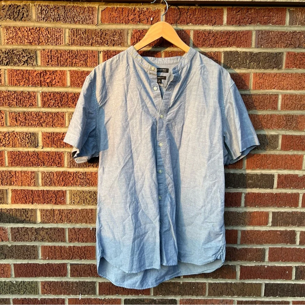 Banana Republic Gray Navy Blue Collarless Button Down 100% Cotton Oxford Top